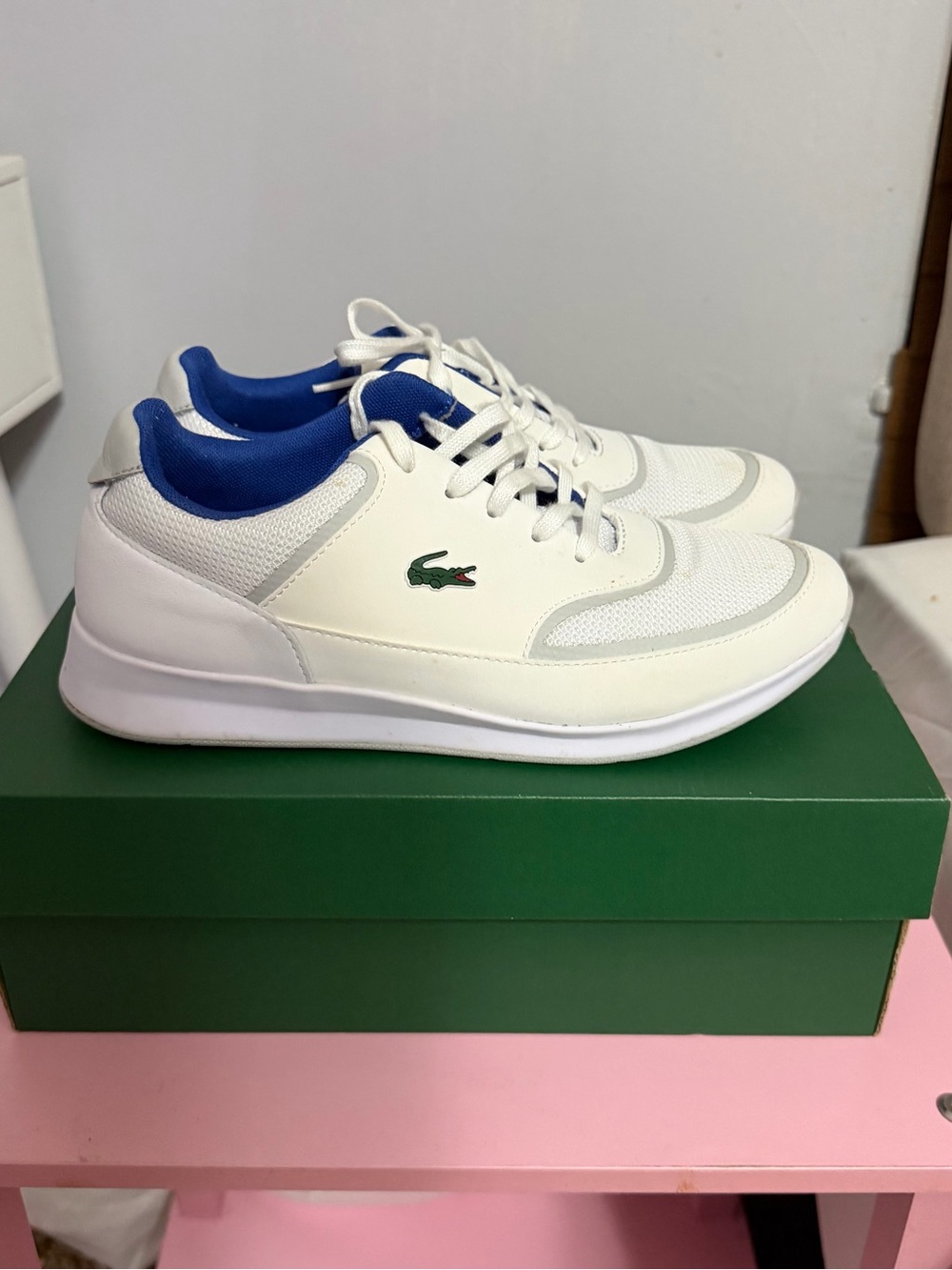 Lacoste Men's White Sneakers with Blue Lining